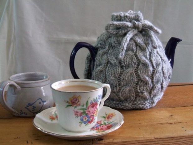 cabled teacosy